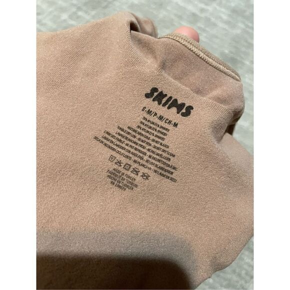 SKIMS Seamless Sculpt Thong Bodysuit, Tan Ochre, S/M NWOT - Picture 3 of 6